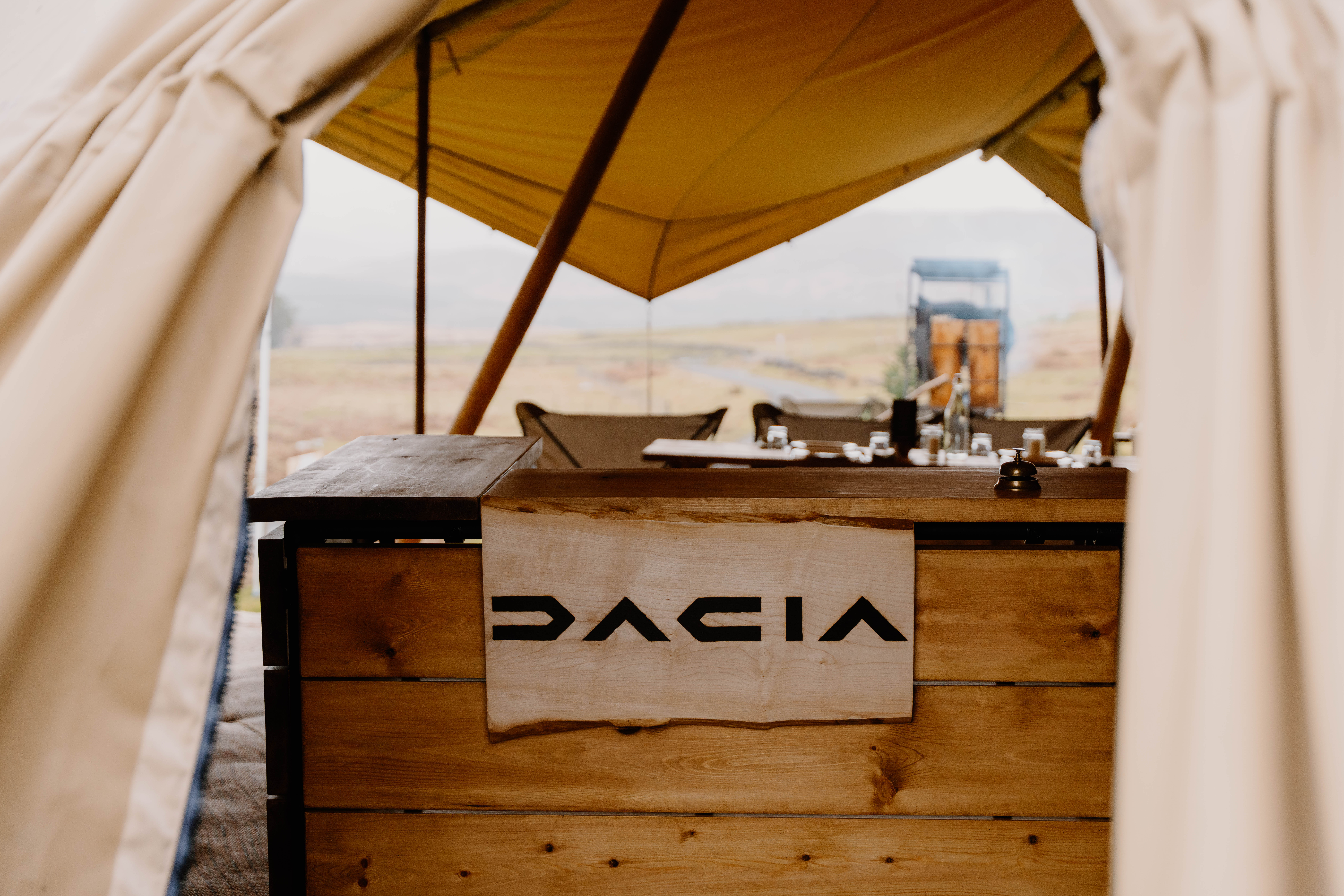 DACIA TO OPEN ITS (CAR) DOORS TO A MILLION STAR HOTEL FOR ASTRONOMICAL ADVENTURE SEEKERS